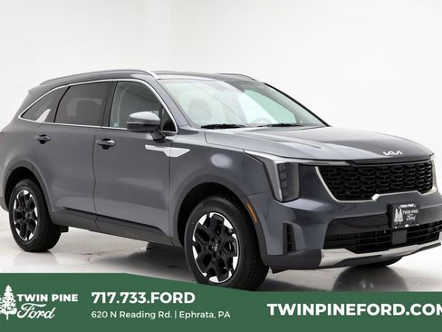 Used 2024 Kia Sorento S image 1