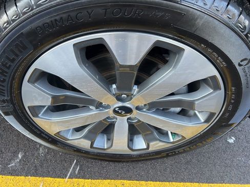 Certified 2022 Kia Telluride EX w/ EX Premium Package image 40