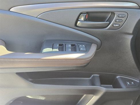 Certified 2025 Honda Passport EX-L image 27