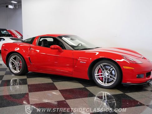 Used 2007 Chevrolet Corvette Z06 w/ Preferred Equipment Group RWD image 16