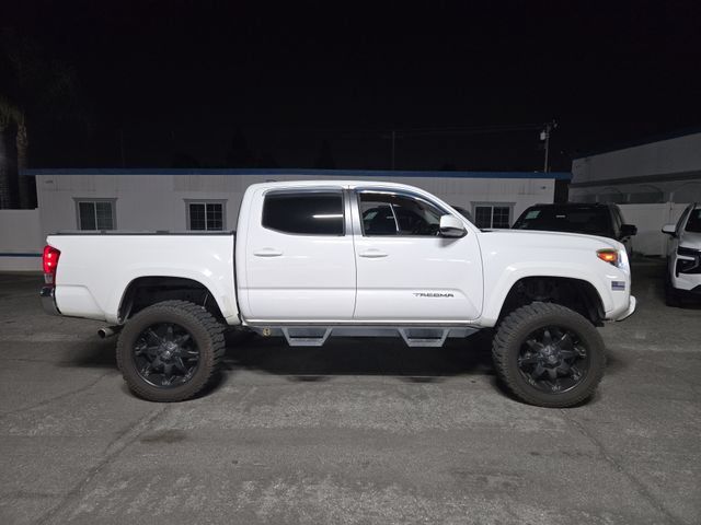 Used 2016 Toyota Tacoma SR5 w/ SR5 Appearance Package (SN) RWD image 2