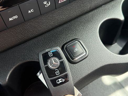 Used 2024 Mercedes-Benz Sprinter 2500 image 30