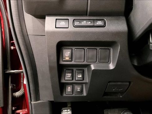 Used 2025 Nissan Frontier PRO-4X AWD/4WD image 36