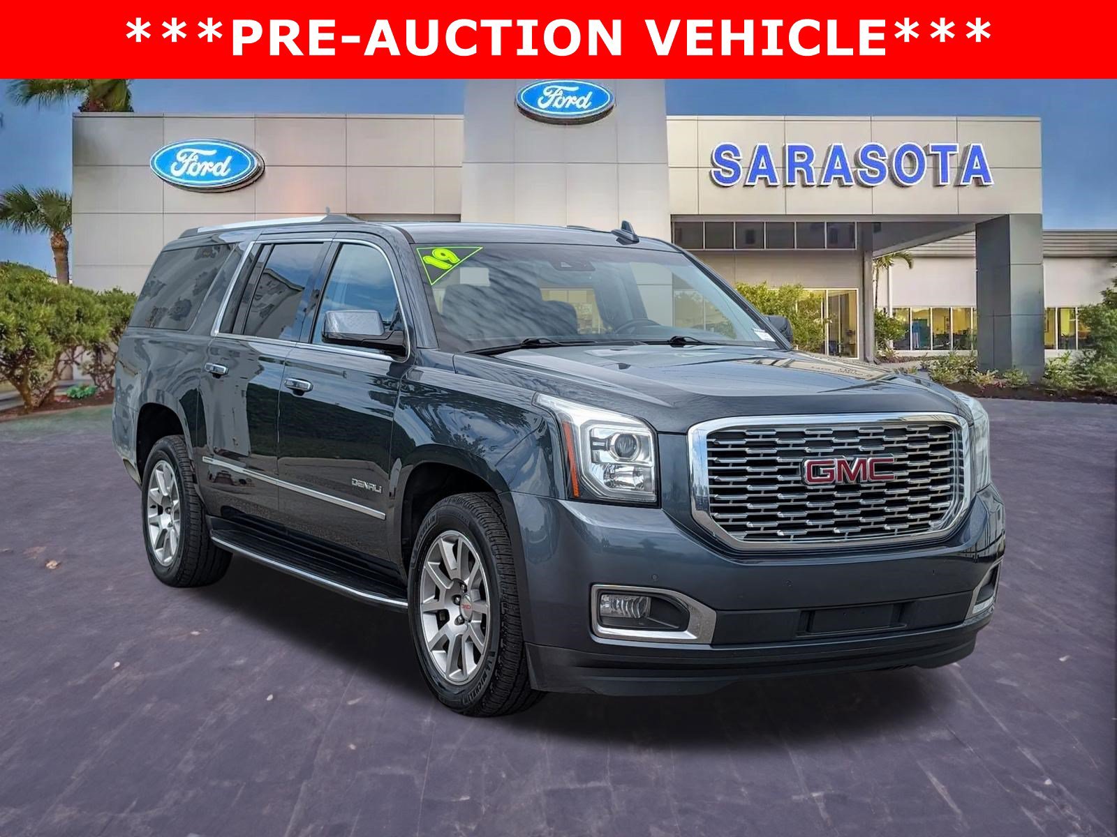 Used 2019 GMC Yukon XL Denali AWD/4WD image 1