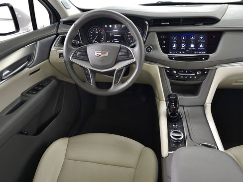 Used 2025 Cadillac XT5 Premium Luxury w/ Technology Package AWD/4WD image 20