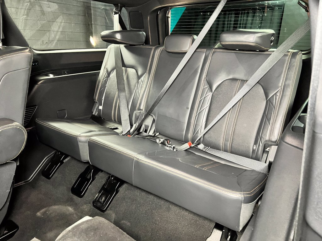Used 2024 Ford Expedition Max Platinum AWD/4WD image 22