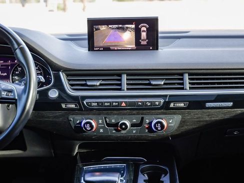 Used 2017 Audi Q7 3.0T Premium Plus image 16