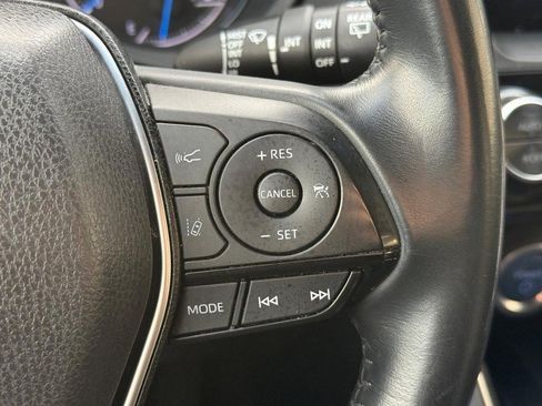 Used 2021 Toyota Venza XLE image 21