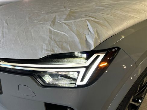 New 2026 Volvo XC90 B5 Core w/ Protection Package Premier image 7