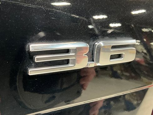 Used 2017 Cadillac XT5 Platinum w/ Driver Assist Package image 9