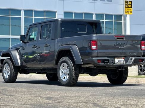 Certified 2022 Jeep Gladiator Sport AWD/4WD image 5