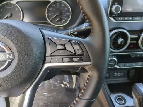 Used 2025 Nissan Sentra SR w/ SR Premium Package image 18