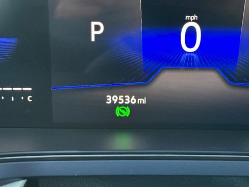 Certified 2022 Volkswagen Taos SE image 27