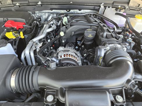 New 2025 Jeep Gladiator Rubicon w/ Convenience Group image 19