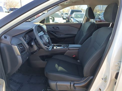 Used 2023 Nissan Rogue S image 26