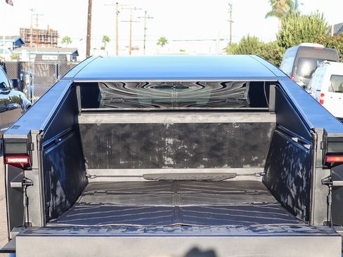 Used 2024 Tesla Cybertruck Cyberbeast AWD/4WD image 33