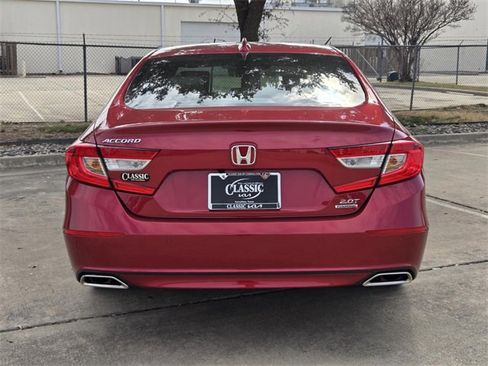 Used 2018 Honda Accord Touring image 5