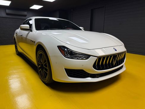 Used 2018 Maserati Ghibli S RWD image 3