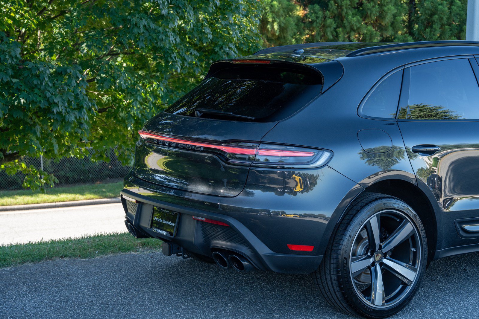 Certified 2026 Porsche Macan AWD/4WD image 13