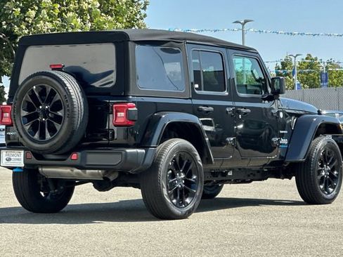 Used 2024 Jeep Wrangler Unlimited Sahara AWD/4WD image 4