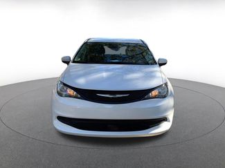 Used 2023 Chrysler Voyager LX video 2