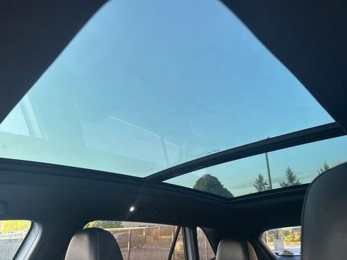 Used 2020 Volkswagen Atlas Cross Sport SE w/ Panoramic Sunroof Package AWD/4WD image 19