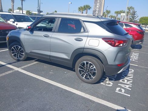 Used 2024 Chevrolet TrailBlazer LT w/ LT Cold Weather Package image 2