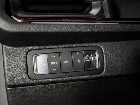 Used 2026 Chevrolet Traverse RS image 84