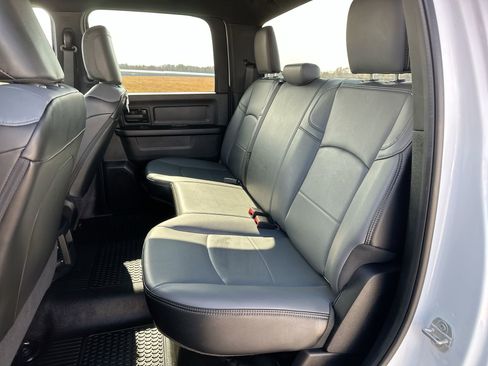 Used 2024 RAM 2500 Tradesman w/ Chrome Appearance Group image 20