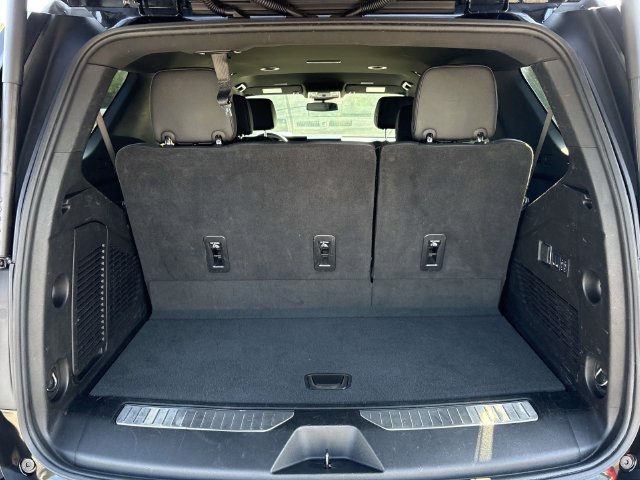 Used 2025 GMC Yukon Denali AWD/4WD image 12
