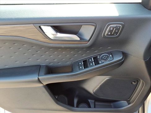 Used 2020 Ford Escape Titanium AWD/4WD image 10