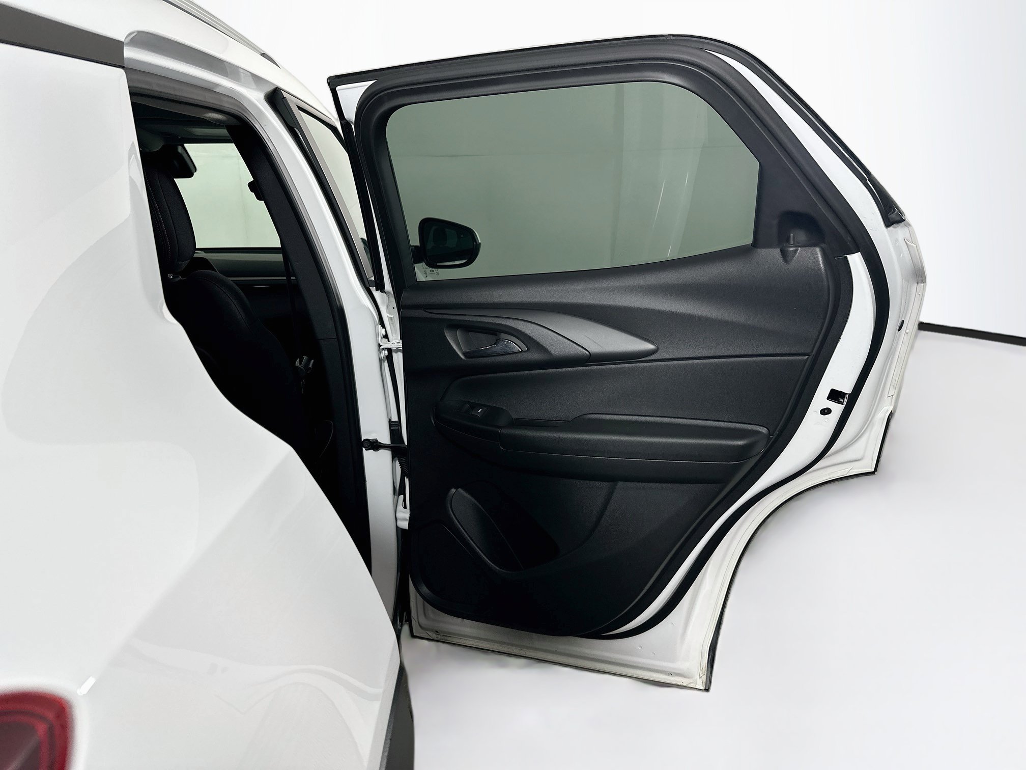 Used 2024 Chevrolet TrailBlazer LT w/ Driver Confidence Package FWD image 28