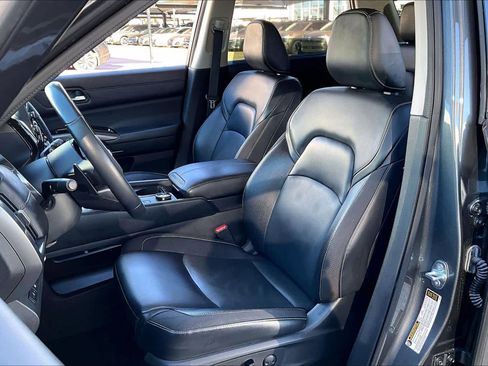 Used 2022 Nissan Pathfinder SL w/ Lighting Package (N92) image 7