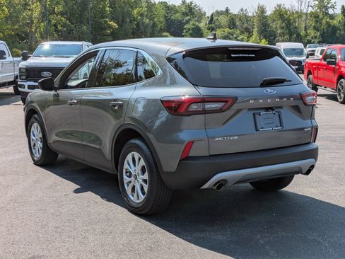 Used 2023 Ford Escape Active w/ Tech Pack #1 AWD/4WD image 4