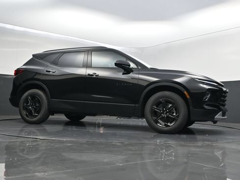 New 2026 Chevrolet Blazer LT w/ Convenience Package AWD/4WD image 45