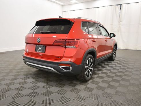 Used 2023 Volkswagen Taos SE w/ Panoramic Sunroof Package AWD/4WD image 8