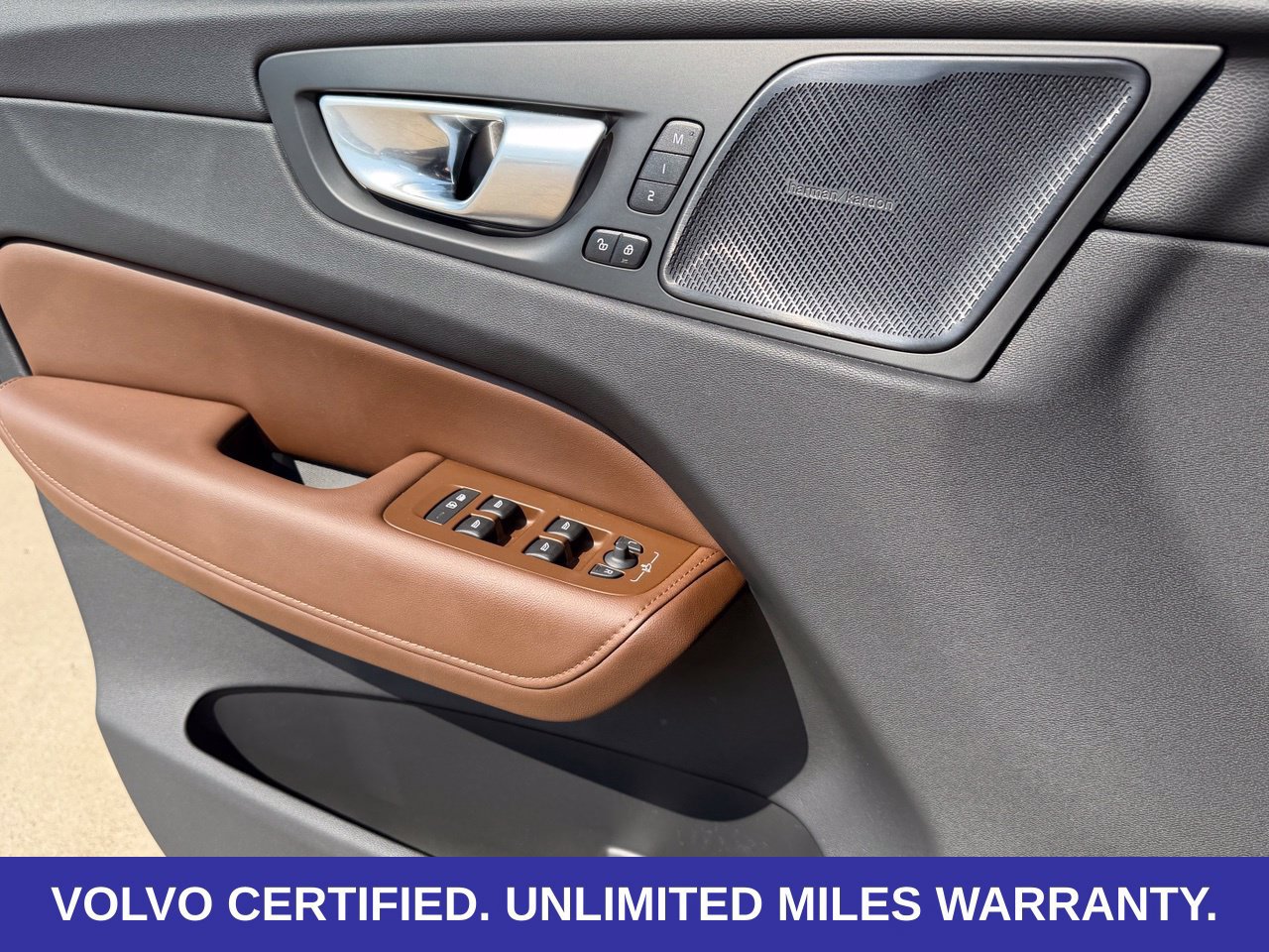 Certified 2024 Volvo XC60 T8 Plus w/ Protection Package Premier AWD/4WD image 29