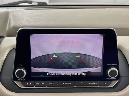 Used 2023 Nissan Rogue SV FWD image 22