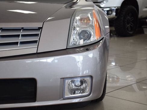 Used 2005 Cadillac XLR RWD image 18