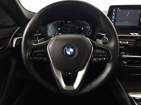 Used 2023 BMW 530e xDrive w/ Premium Package image 22