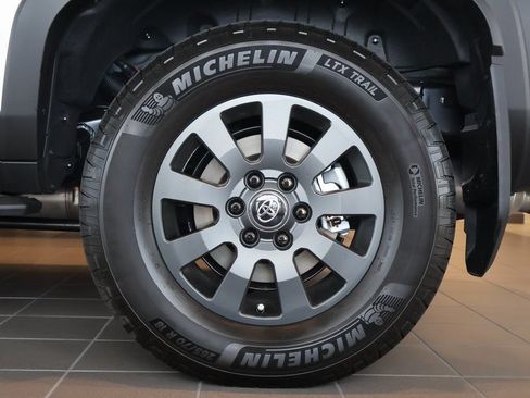 Used 2026 Toyota Land Cruiser w/ Premium Package AWD/4WD image 14
