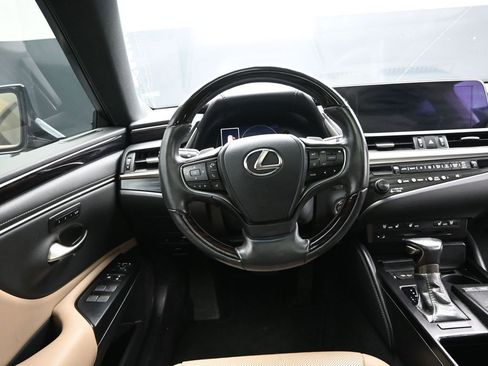 Used 2020 Lexus ES 350 350 w/ Premium Package image 29