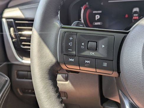 Used 2023 Nissan Rogue Platinum w/ Platinum Premium Package image 13