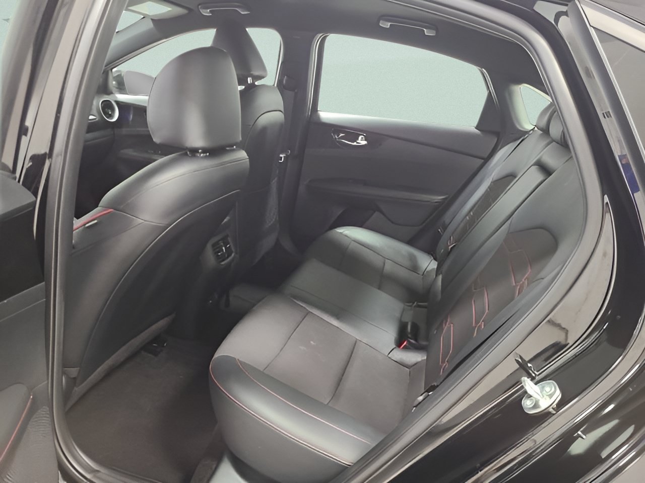 Used 2024 Kia Forte GT FWD image 15