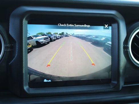 Used 2023 Jeep Wrangler Unlimited Sahara w/ Cold Weather Group AWD/4WD image 32