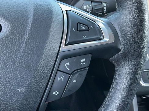 Used 2020 Ford Fusion SEL image 24