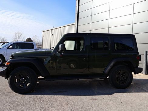 Used 2021 Jeep Wrangler Unlimited Sport image 2