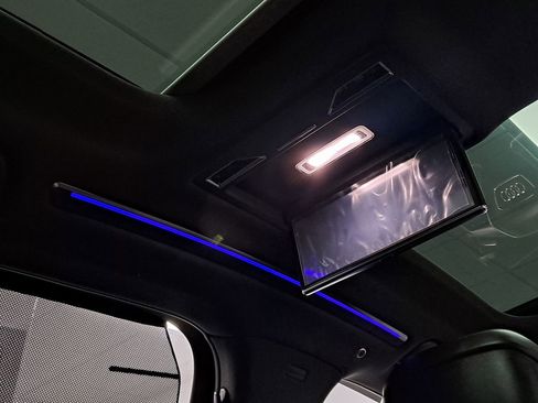 Used 2021 Audi A8 L 4.0T w/ Executive Plus Package image 57