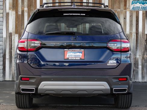 Used 2023 Honda Pilot Touring image 4