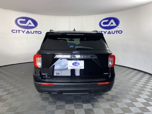 Used 2020 Ford Explorer XLT RWD image 4